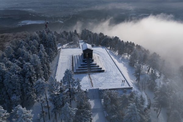 8th place: Monument to the Unknown Hero by Ivanbuki